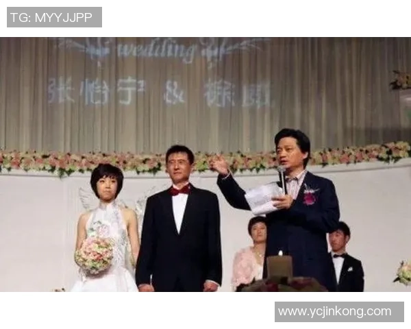 从乒坛大魔王到菜场妈妈:大牌穿出土味,16年婚姻本相藏不住了 从乒坛大魔王到菜场妈妈:大牌穿出土味,16年婚姻本相藏不住了